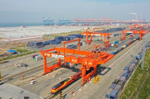 速递丨西部陆海新通道海铁联运班列提前71天完成全年任务